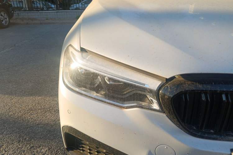 Used BMW 5 Series 2020 530Li Luxury Edition M Sport Package Right Front Headlight