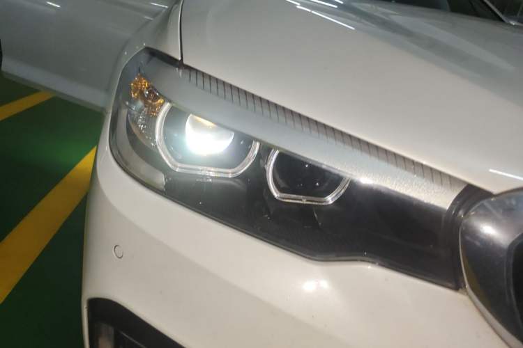 Used BMW 5 Series 2020 525Li M Sport Package Right Front Headlight