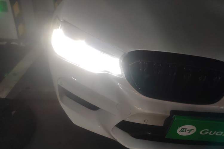 Used BMW 5 Series 2020 530Li Luxury Edition M Sport Package Right Front Headlight