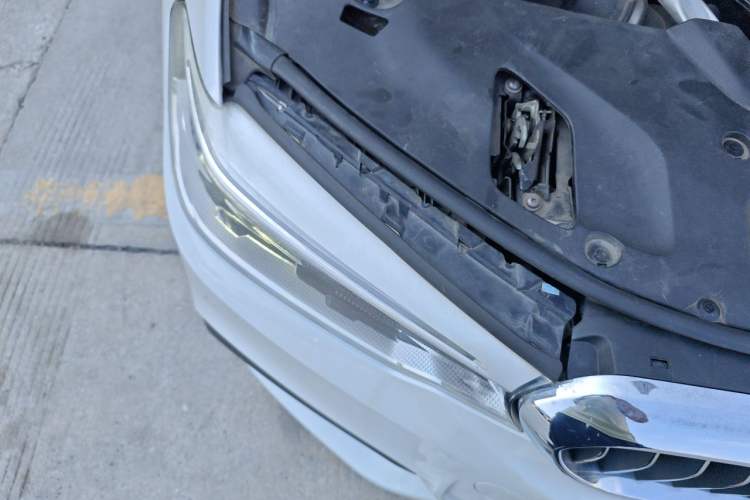 Used BMW 5 Series 2020 530Li Luxury Edition M Sport Package Right Front Headlight