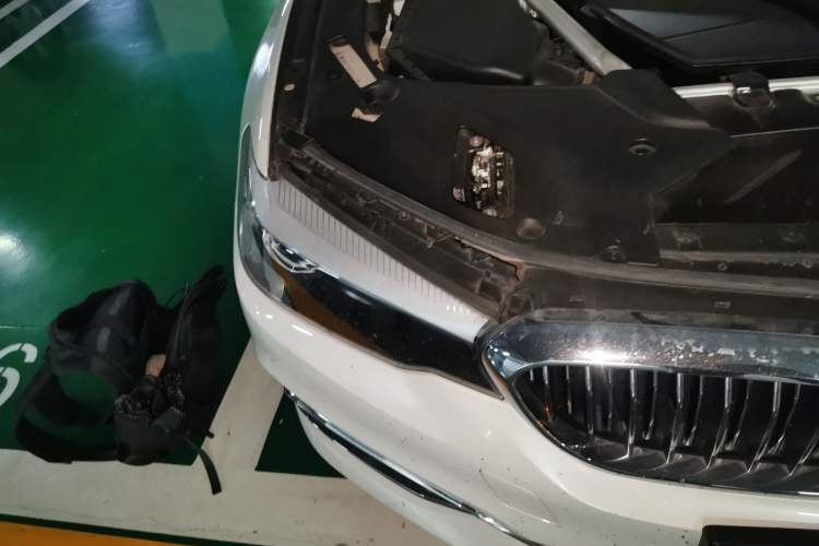 Used BMW 5 Series 2020 525Li Luxury Package Right Front Headlight