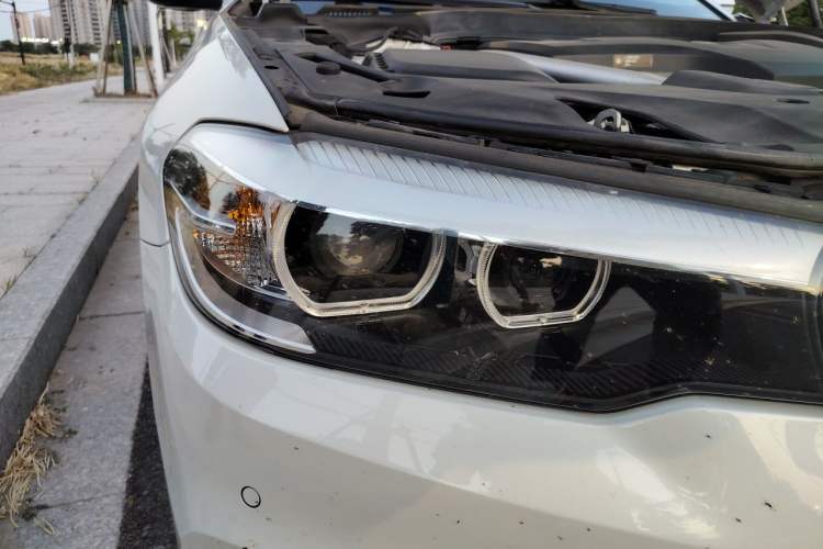 Used BMW 5 Series 2020 525Li Luxury Package Right Front Headlight