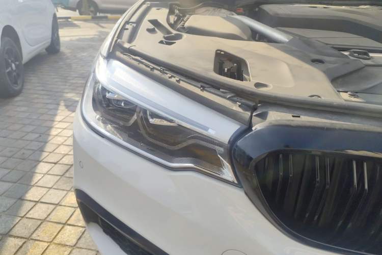 Used BMW 5 Series 2020 525i M Sport Package Right Front Headlight