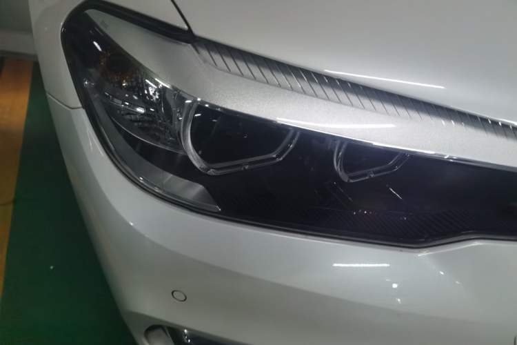 Used BMW 5 Series 2020 525Li Luxury Package Right Front Headlight