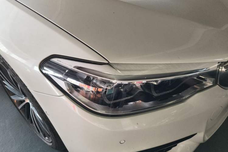 Used BMW 5 Series 2020 530Li Luxury Edition M Sport Package Right Front Headlight