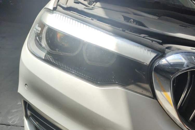 Used BMW 5 Series 2020 525Li Luxury Package Right Front Headlight