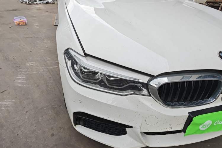 Used BMW 5 Series 2020 530Li Luxury Edition M Sport Package Right Front Headlight