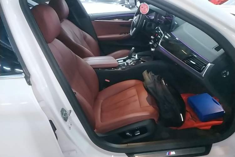Used BMW 5 Series 2020 530Li xDrive M Sport Package Right Front Seat