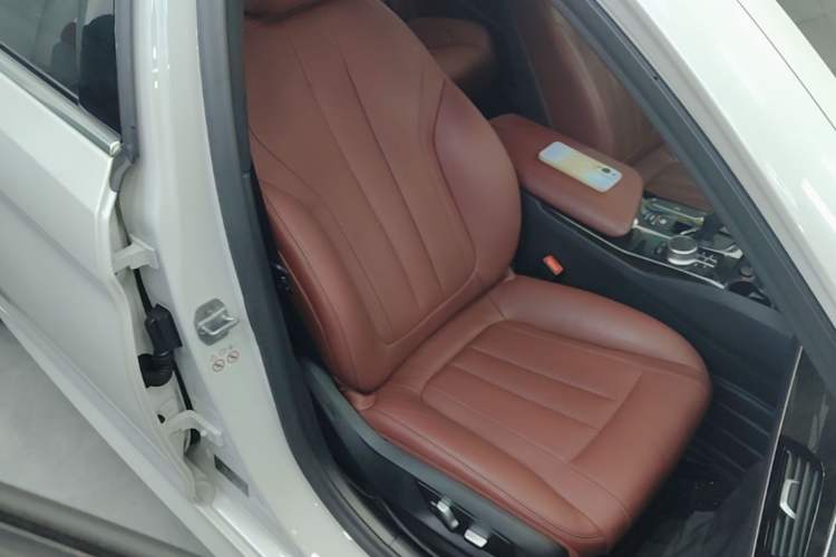 Used BMW 5 Series 2020 530Li Leading Model M Sport Package Right Front Seat