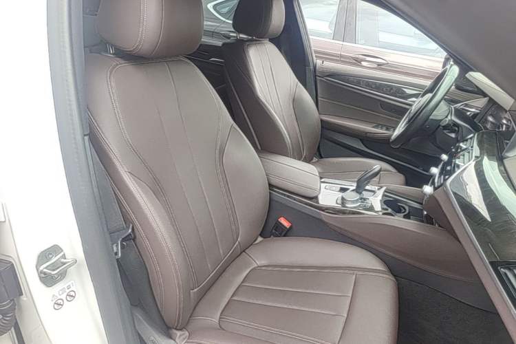 Used BMW 5 Series 2020 525Li M Sport Package Right Front Seat