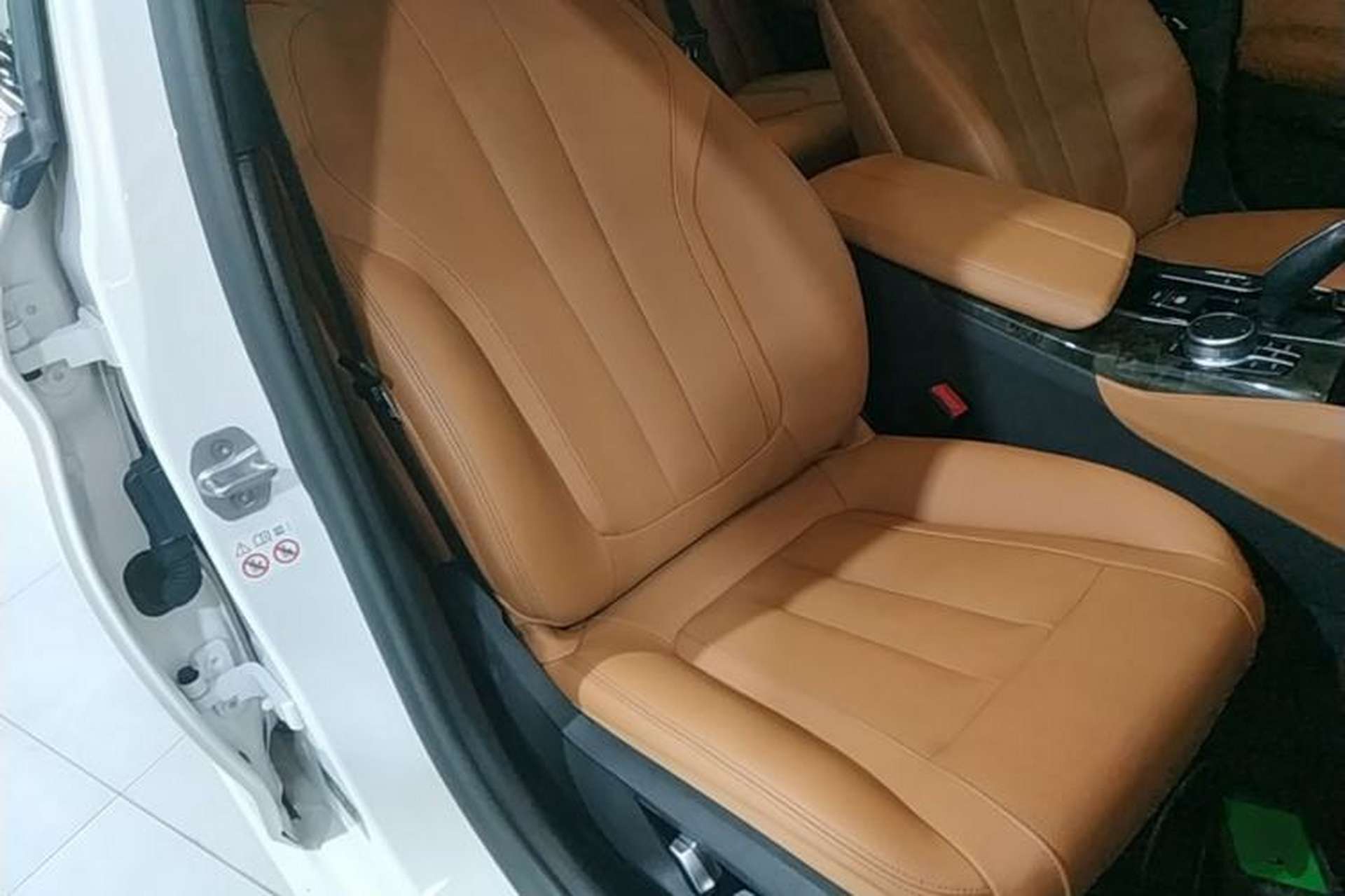 Used BMW 5 Series 2020 530Li Luxury Edition M Sport Package Right Front Seat