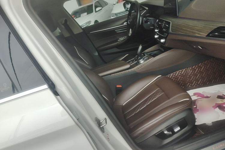 Used BMW 5 Series 2020 530Li Leading Edition Luxury Package Right Front Seat