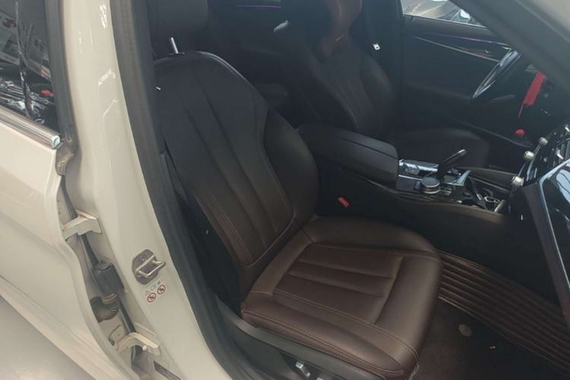 Used BMW 5 Series 2020 525Li M Sport Package Right Front Seat