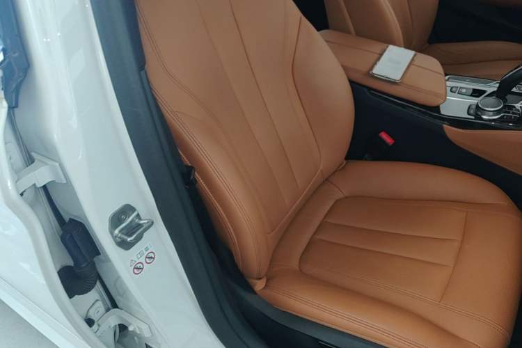 Used BMW 5 Series 2020 530Li Leading Model M Sport Package Right Front Seat