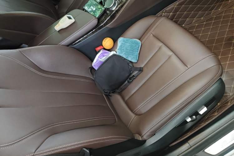 Used BMW 5 Series 2020 525Li M Sport Package Right Front Seat