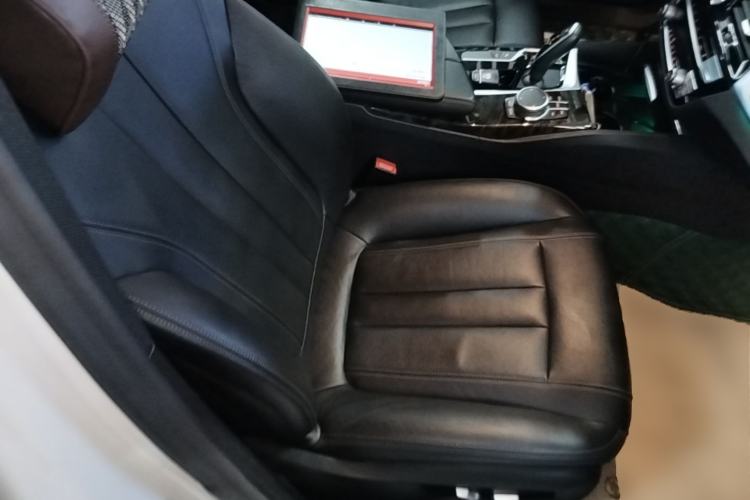 Used BMW 5 Series 2020 530Li Leading Model M Sport Package Right Front Seat