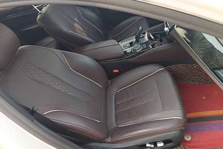 Used BMW 5 Series 2020 530Li Luxury Edition M Sport Package Right Front Seat