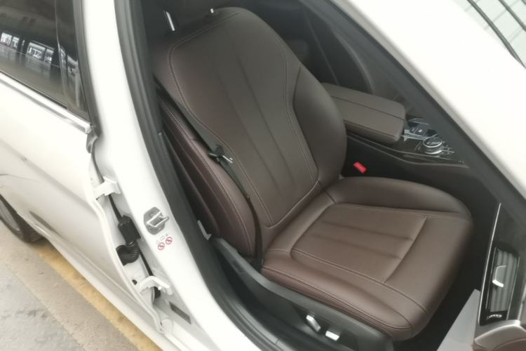 Used BMW 5 Series 2020 525Li M Sport Package Right Front Seat