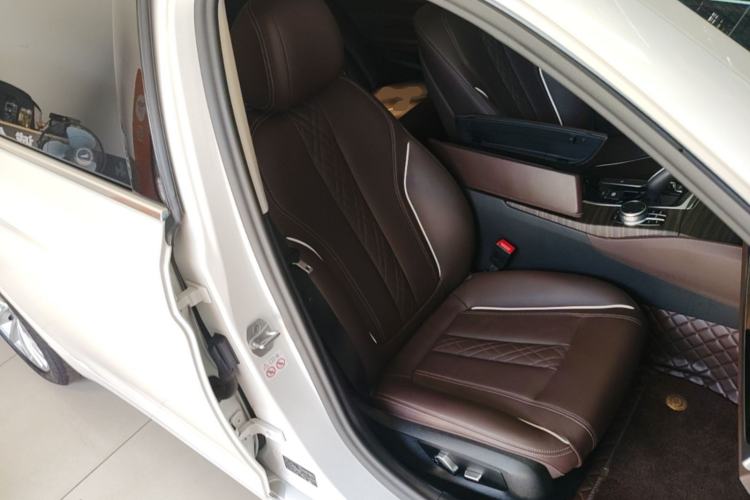 Used BMW 5 Series 2020 530Li Leading Edition Luxury Package Right Front Seat