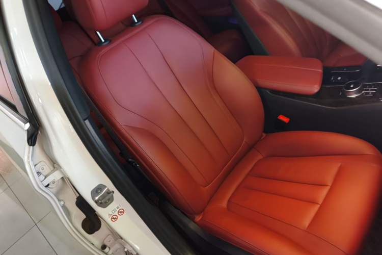 Used BMW 5 Series 2020 530Li Leading Model M Sport Package Right Front Seat