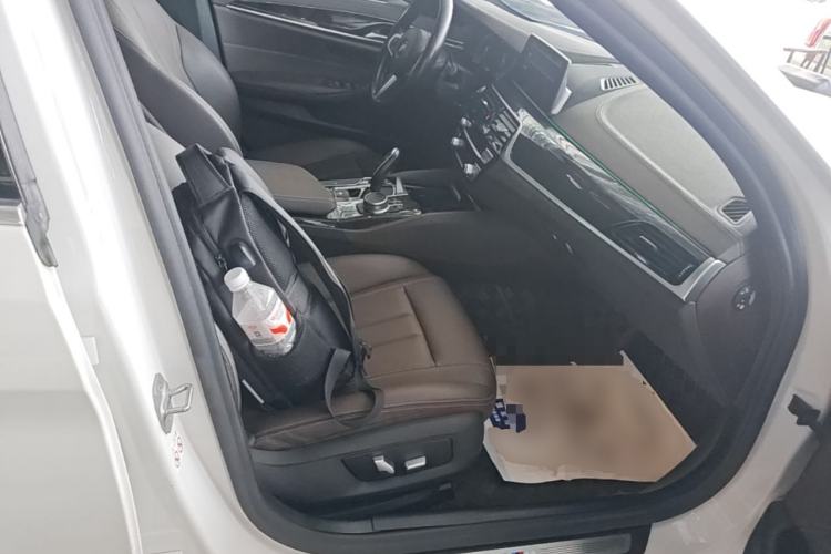 Used BMW 5 Series 2020 525Li M Sport Package Right Front Seat