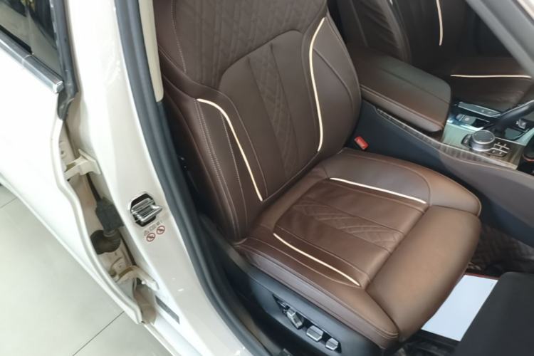 Used BMW 5 Series 2020 530Li Luxury Edition Premium Package Right Front Seat