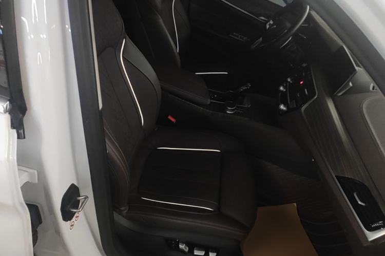 Used BMW 5 Series 2020 530Li Luxury Edition Premium Package Right Front Seat