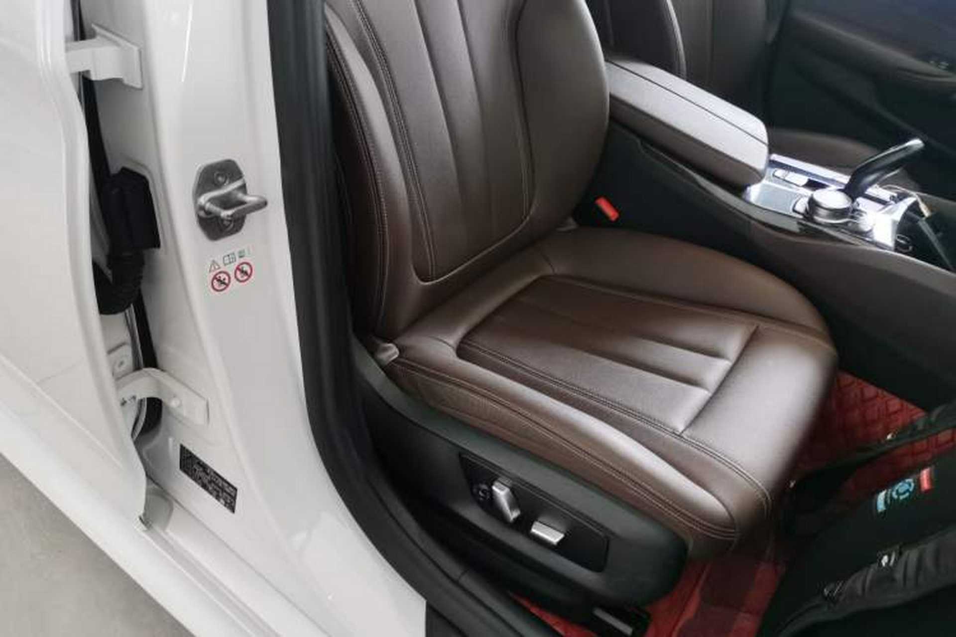 Used BMW 5 Series 2020 525Li M Sport Package Right Front Seat