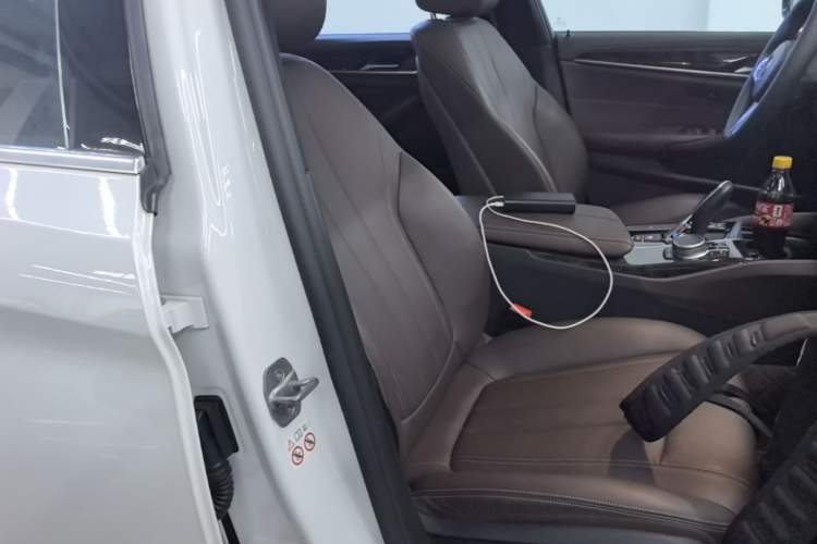 Used BMW 5 Series 2020 525Li M Sport Package Right Front Seat