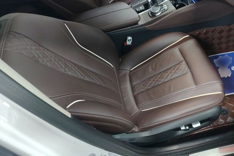Used BMW 5 Series 2020 530Li xDrive Luxury Package Right Front Seat