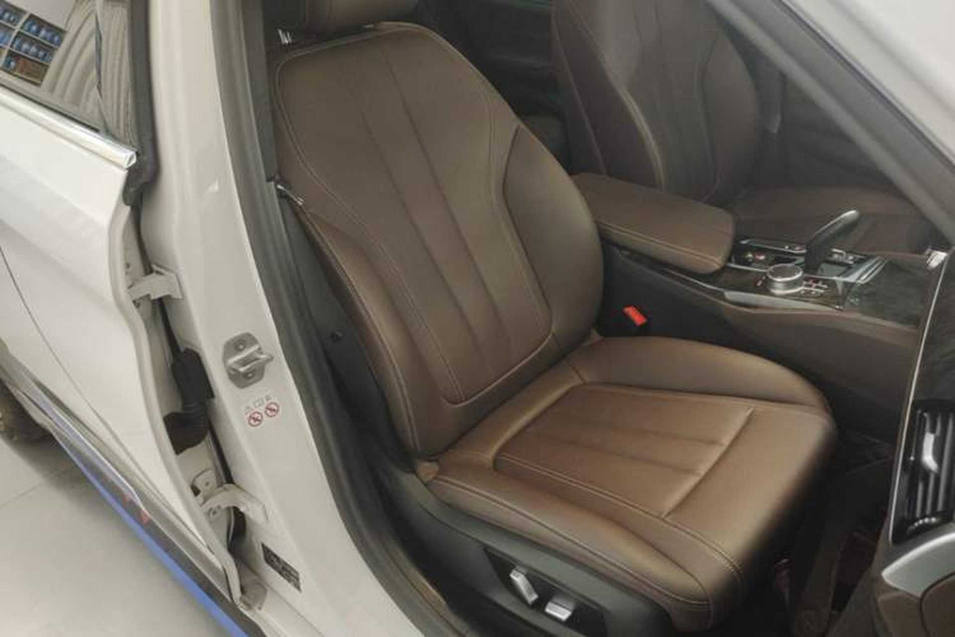 Used BMW 5 Series 2020 525Li M Sport Package Right Front Seat
