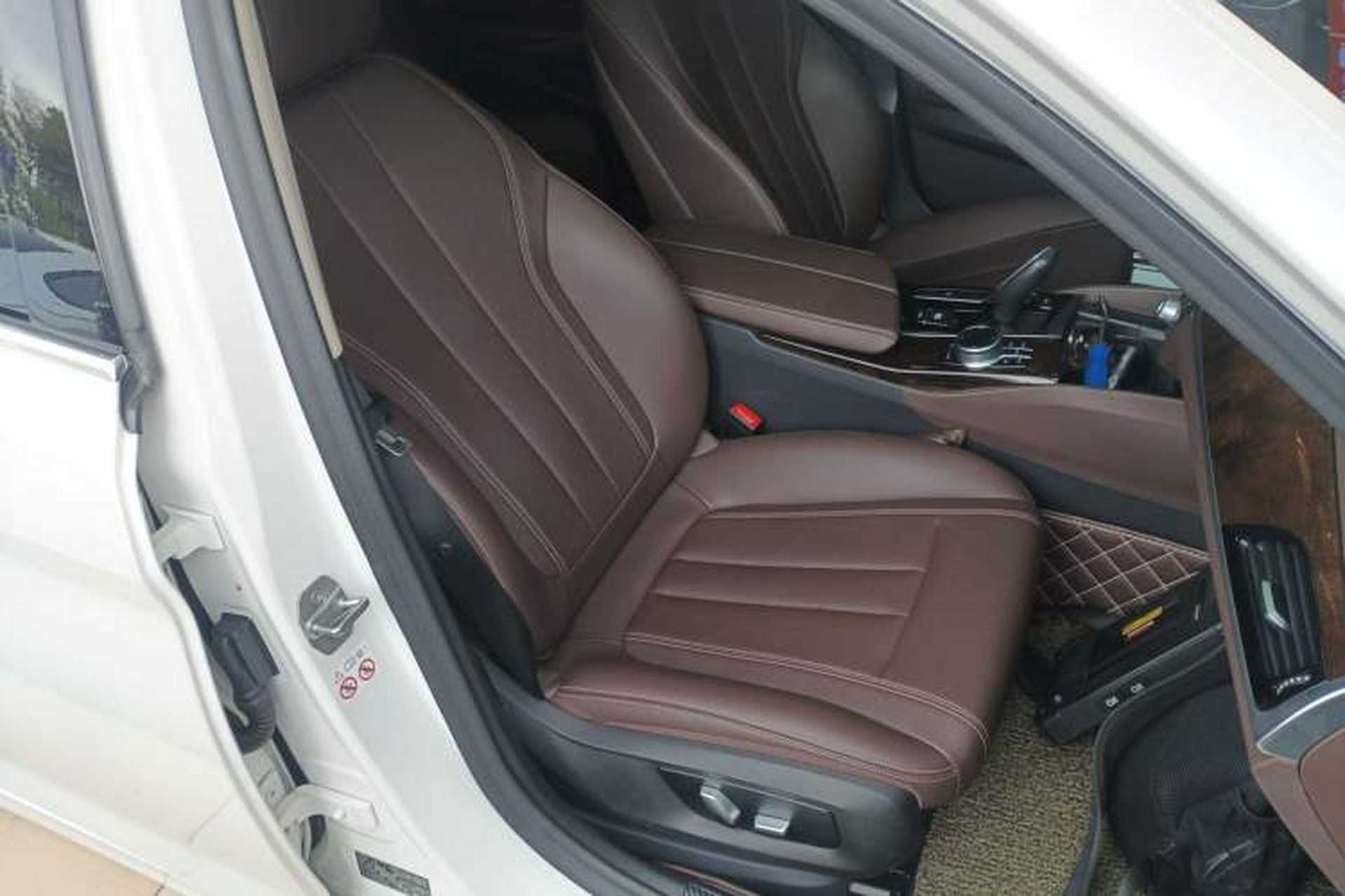Used BMW 5 Series 2020 525Li Luxury Package Right Front Seat