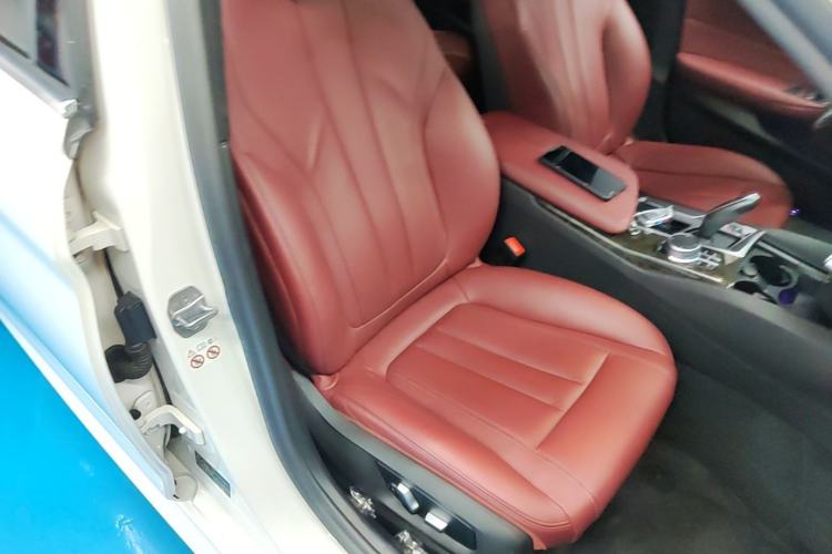 Used BMW 5 Series 2020 530Li xDrive M Sport Package Right Front Seat