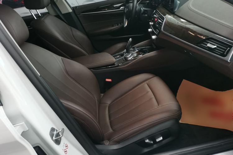 Used BMW 5 Series 2020 525Li Luxury Package Right Front Seat