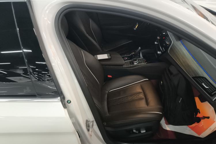 Used BMW 5 Series 2020 530Li Leading Edition Luxury Package Right Front Seat