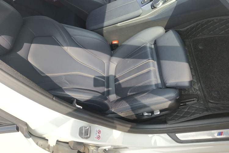 Used BMW 5 Series 2020 525i M Sport Package Right Front Seat