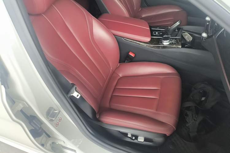 Used BMW 5 Series 2020 530Li Leading Model M Sport Package Right Front Seat