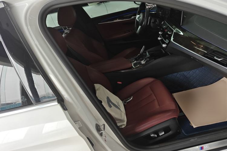 Used BMW 5 Series 2020 530Li Leading Model M Sport Package Right Front Seat