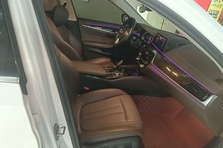 Used BMW 5 Series 2020 525Li Luxury Package Right Front Seat