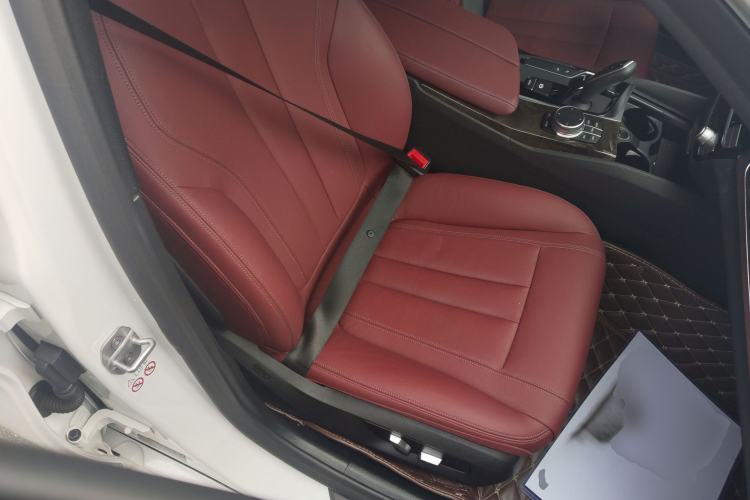 Used BMW 5 Series 2020 530Li Leading Model M Sport Package Right Front Seat