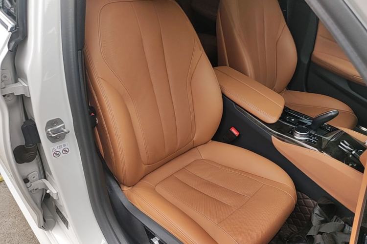 Used BMW 5 Series 2020 530Li Luxury Edition M Sport Package Right Front Seat