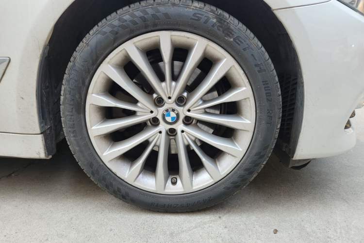 Used BMW 5 Series 2020 525Li Luxury Package Right Front Wheel Hub
