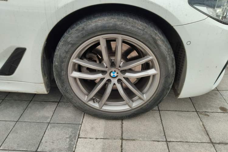 Used BMW 5 Series 2020 525i M Sport Package Right Front Wheel Hub