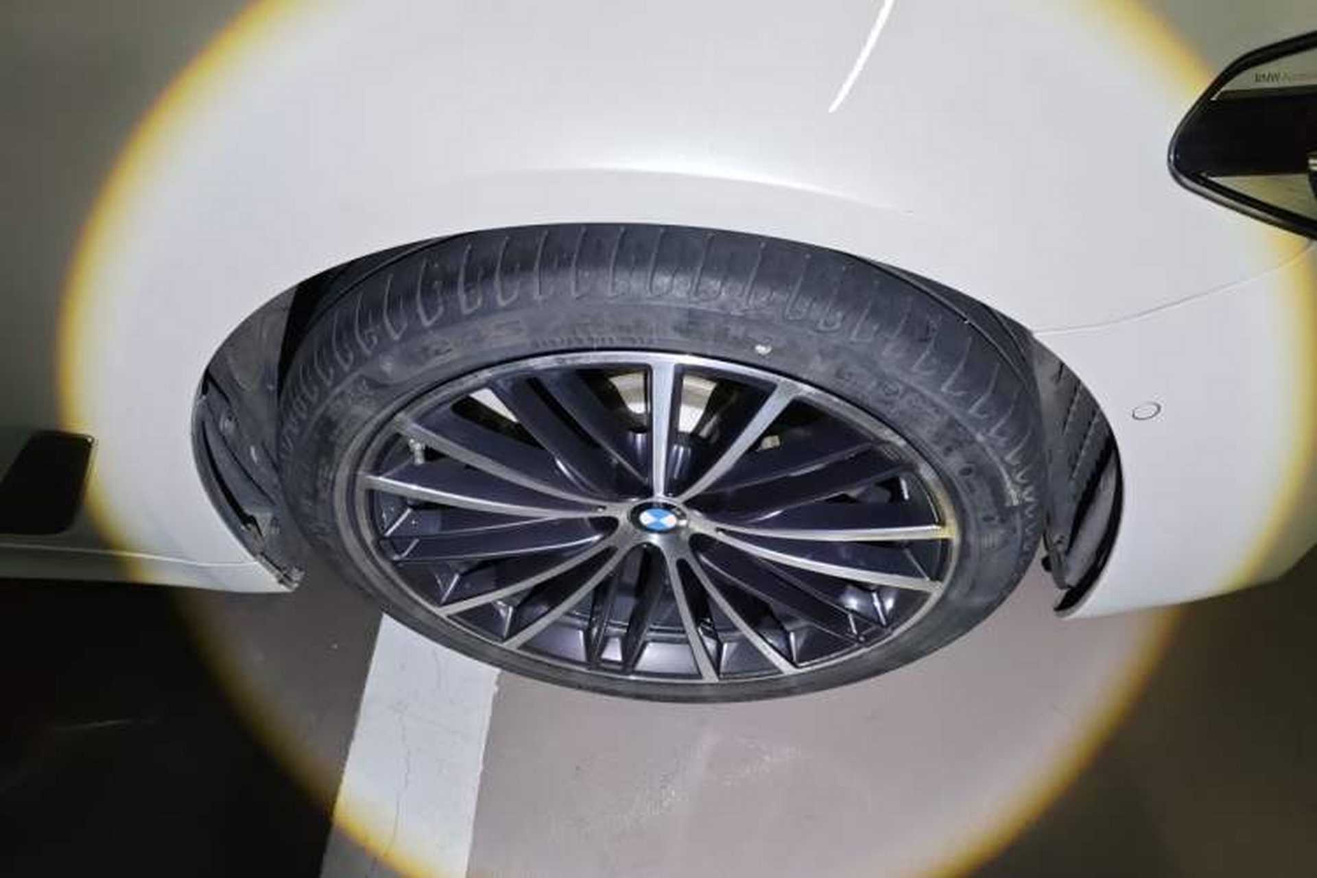 Used BMW 5 Series 2020 530Li Leading Model M Sport Package Right Front Wheel Hub