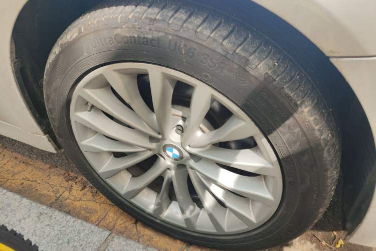 Used BMW 5 Series 2020 530Li xDrive Luxury Package Right Front Wheel Hub