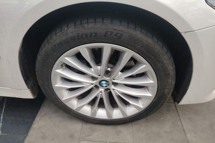 Used BMW 5 Series 2020 525Li Luxury Package Right Front Wheel Hub