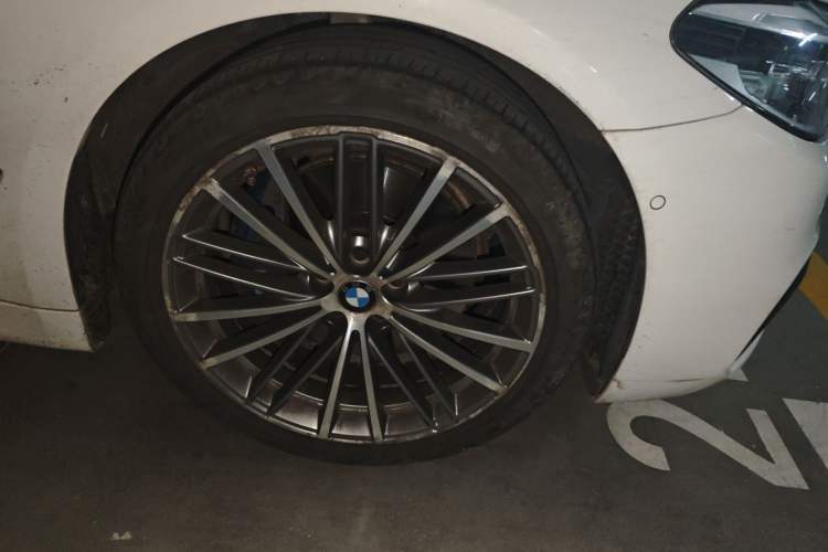Used BMW 5 Series 2020 530i M Sport Package Right Front Wheel Hub