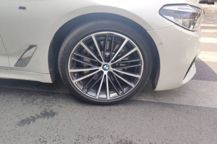 Used BMW 5 Series 2020 530Li Leading Model M Sport Package Right Front Wheel Hub