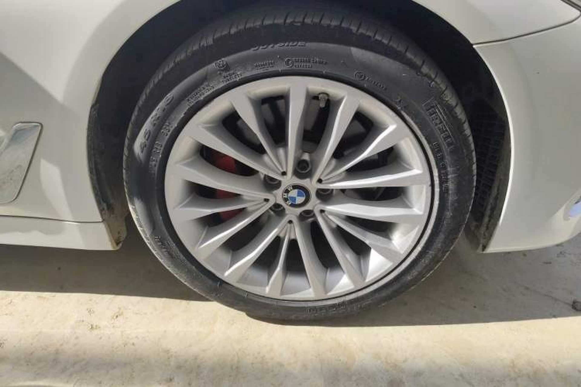 Used BMW 5 Series 2020 530Li Leading Edition Luxury Package Right Front Wheel Hub