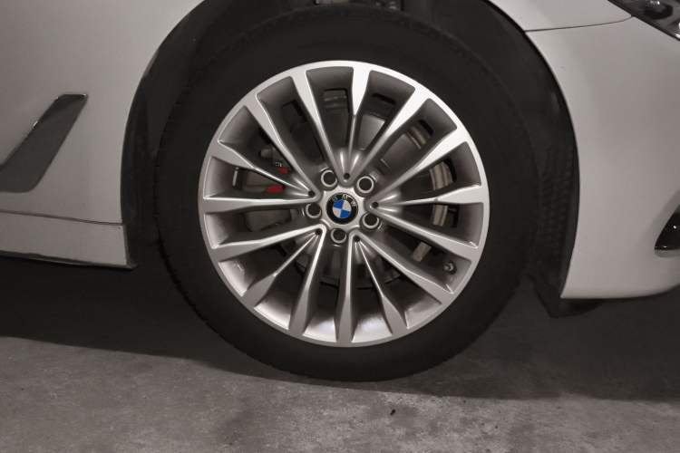 Used BMW 5 Series 2020 525Li Luxury Package Right Front Wheel Hub